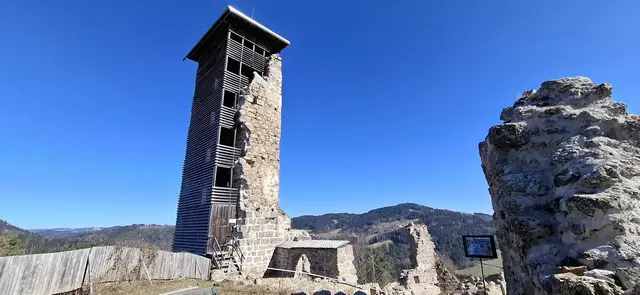 Der sanierte Burgturm | Foto: Dr. Josef Strasser