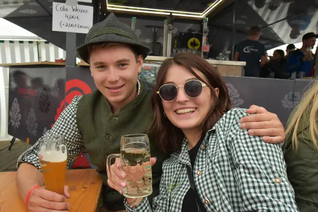 Josef und Lena von der Landjugend Nassereith in Tirol. | Foto: Alois Braid / zema.medien.de