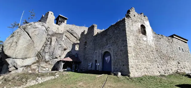 Eingangsbereich zur Ruine Klingenberg. | Foto: Dr. Josef Strasser