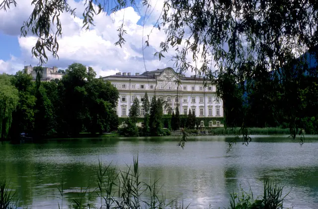 Eine Runde um den Leopoldskroner Weiher mit Blick auf das Schloss. | Foto: Neumayr