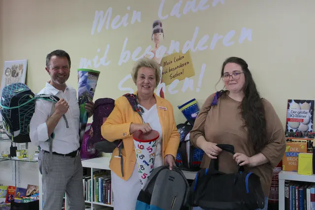 Ladislaus Szabo - Inhaber Mr. Clean, Verena Dunst – Präsidentin Volkshilfe Burgenland, Hanna Lichtenberger- Leiterin des Team Sozialpolitik und Forschung und Kinderarmuts-Expertin der Volkshilfe Österreich | Foto: Carla Schoditsch