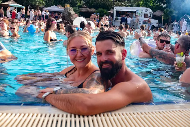 Das kühle nass genossen Sandra und Kevin | Foto: Laura/Thomas Fischer