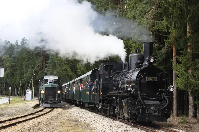 Begegnung der Diesel- und Dampflock in Alt-Nagelberg | Foto: Walter Kellner