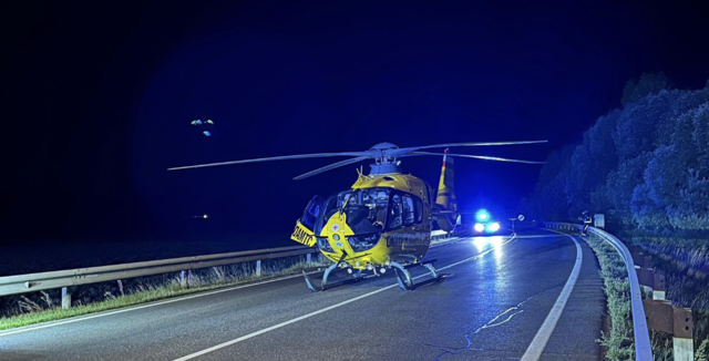 Die Unfallstelle wurde schnell abgesichert, der Rettungshubschrauber C2 landete, und zwei der Verletzten wurden schwer verletzt in Krankenhäuser nach Krems und St. Pölten gebracht. | Foto: FF Horn