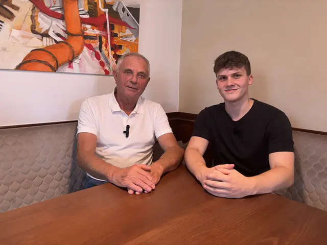 Imker Valentin Michor und Schüler und Angestellter Marian Marolt erzählen, wie sich Grafenstein in den letzten Jahrzehnten verändert hat. | Foto: MeinBezirk.at