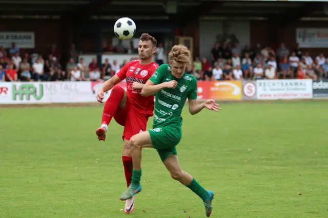 Alles neu beim ASK St. Valentin. Jovica Sormaz (rot) wechselte vom Spielfeld in die Position des sportlichen Leiters und leitete gleich den Umbruch ein. Am Freitag um 18 Uhr sorgen die St. Valentiner für den Startschuss im Unterhaus-Fußball in der Region.