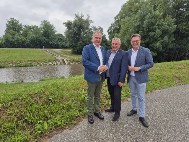 Landtagsabgeordneter Franz Dinhobl, Bürgermeister Bernhard Karnthaler, Landtagsabgeordneter Landesgeschäftsführer Matthias Zauner (alle ÖVP) | Foto: VP NÖ