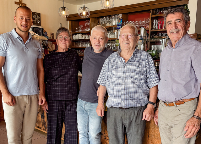 v.l.:Bürgermeister Maximilian Köllner, Vizebürgermeisterin Anna Sipötz, Johann Josef „Sodi“ Haider, Johann Haider, Konrad Tschida | Foto: Marktgemeinde Illmitz