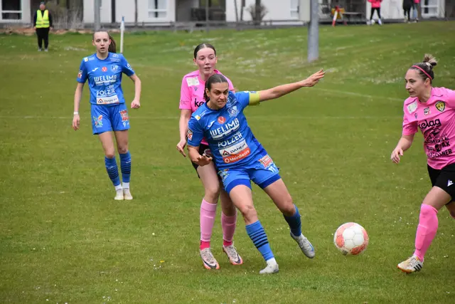 Als Kapitänin und Defensivspielerin gibt Katja Graf stets alles. | Foto: Michael Strini