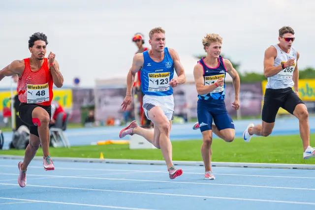 Klaus Grünbart (blaues Trikot) durfte sich über zweimal Silber freuen. | Foto: ÖLV/wolf.amri
