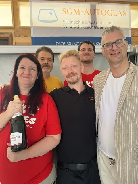 Die Gemeinderäte Josef Thoma und Jürgen Leithner wünschen KiktGames Alles Gute und viel Erfolg! | Foto: Thoma