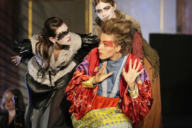 Lena Obexer (Proserpina), Antonia Ortner (Amor), dahinter: Katharina Wegscheider (Euridice) | Foto: Reinhard Winkler