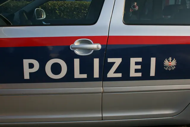 Laut Angaben der Polizei war der Unfallfahrer ohne Führerschein und ohne gültige Nummerntafel unterwegs. | Foto: Martin Wurglits