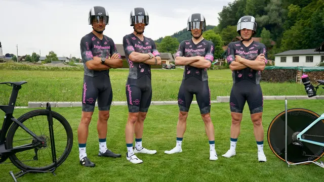 Das Highwood RCC Racing Team ist bereit für die Umrundung Österreichs – mit klarem Ziel und Teamgeist. | Foto: Fabian Neuhauser