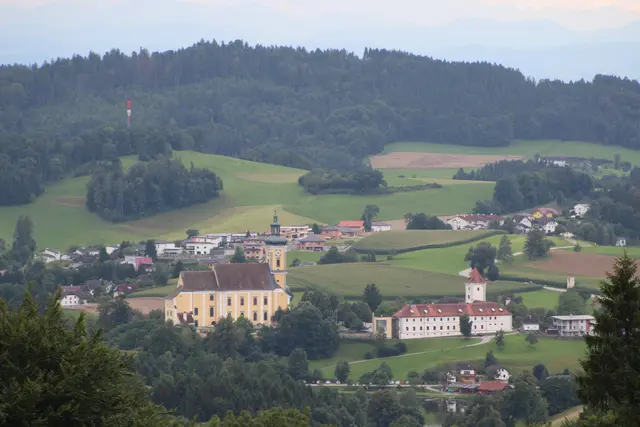 Blick auf Stiftskirche, Badesee und Stift | Foto: MeinBezirk Perg/Köck