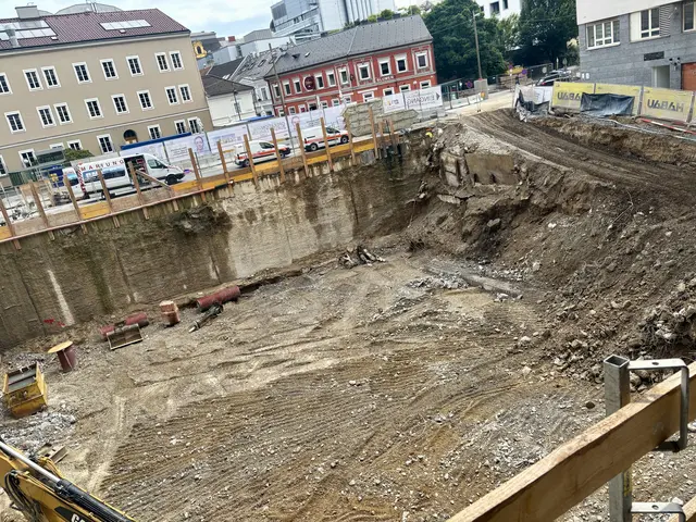 Großbaustelle: Wo jetzt in der Seilerstätte noch ein rund zehn Meter tiefes Loch klafft, wird mit dem Neubau des Bauteil M begonnen. | Foto: MeinBezirk