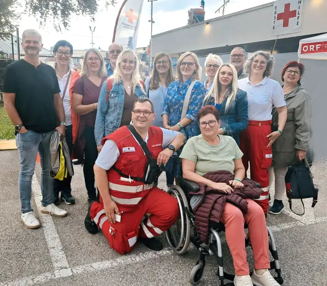 Emilija Lakatos (vorne rechts) verbrachte einen unvergesslichen Tag am Sommer Open Air in Bad Schallerbach. | Foto: RK Grieskirchen