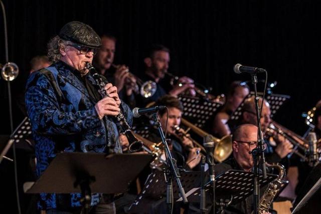 Einmal mehr entführen Sigi Feigl und seine Bigband das Publikum in die goldene Ära des Jazz. | Foto: Komödie Graz