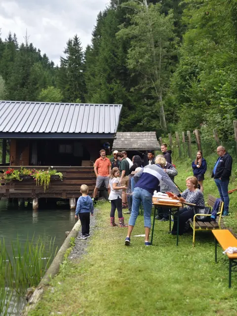 Vor allem die kleinen Gäste des Festes hatten viel Spaß beim Angeln. | Foto: MeinBezirk