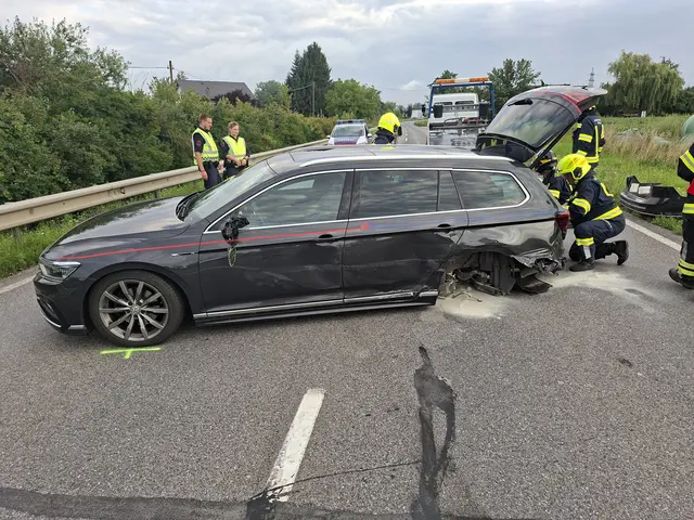 Die Straße musste für die Dauer der Einsatzarbeiten gesperrt werden. | Foto: Freiwillige Feuerwehr Fraham