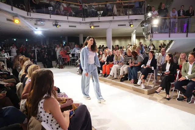 Auf der Modemesse „Schick" in Bergheim bestaunen die Besucherinnen und Besucher neueste Modetrends, Schuhe und Accessoires. | Foto: Brandboxx Salzburg 