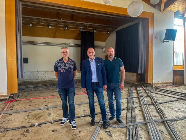 Baudirektor Gerald Frischengruber, Bürgermeister Gerald Höchtel, Gemeinderat Matthias Obermaißer. | Foto: Marktgemeinde Sieghartskirchen