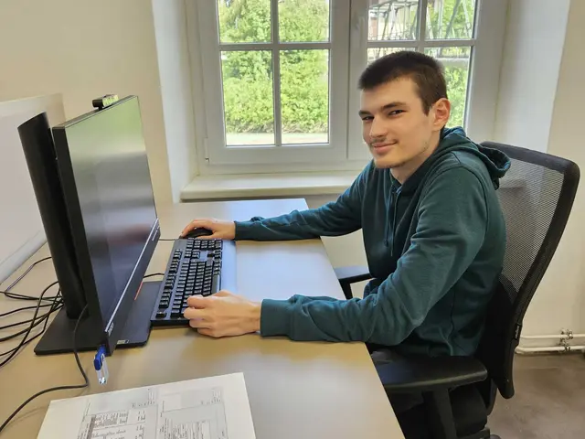 Der HTL-Schüler Dominik Lugbauer aus Purgstall an der Erlauf will spannende Computerspiele entwickeln. | Foto: Simon Glösl