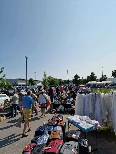 Der nächste Mega-Flohmarkt findet am 10. August in Simbach im Lokschuppen statt. | Foto: SR Märkte