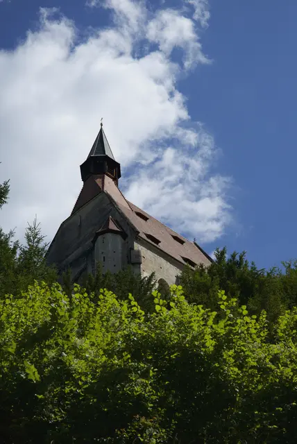 Musik und Kirtag bei der Wolfgangskirche in Kirchberg am Wechsel. | Foto: Santrucek