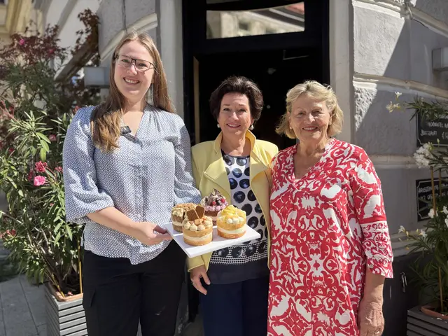 v. l.:  Astrid Köberl, Margarete Kriz-Zwittkovits, Vorstandsvorsitzende von Frau in der Wirtschaft und Alice Schlossko. | Foto: Anna Trummer