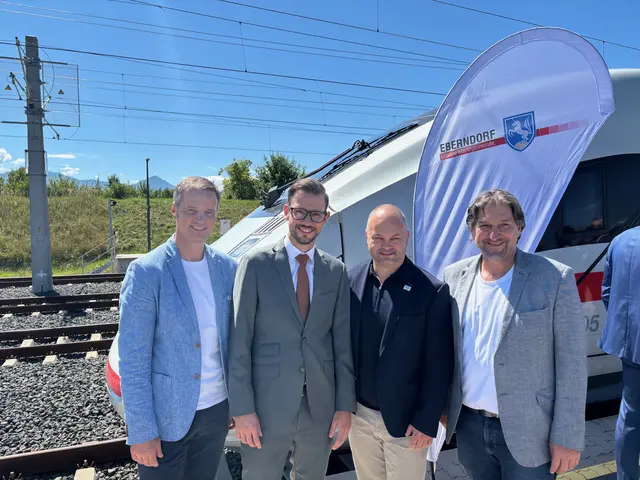 ndreas Kristan, Vorsitzender Tourismusverband St. Kanzian am Klopeiner See, LR Sebastian Schuschnig, Robert Karlhofer, Geschäftsführer Tourismusregion Klopeiner See-Südkärnten-Lavanttal und Bürgermeister Wolfgang Stefitz (Marktgemeinde Eberndorf – Standort Bahnhof) (v.l.n.r.). | Foto: MeinBezirk.at