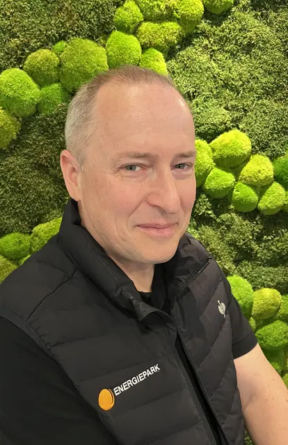 Energieberater Ralf Roggenbauer: „Besonders gefallen hat mir das technische Verständnis von Herrn Windholz und seine Offenheit für nachhaltige Lösungen." | Foto: Energiepark Bruck/Leitha