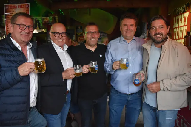 Bürgermeister treffen Bank: Bürgermeister Anton Szmolyan, Bürgermeister Georg Rosner, Rainer Jankovits und Vorstandsdirektor Karl Kornhofer (beide Raiffeisenbezirksbank Oberwart), Bürgermeister Hans Unger | Foto: Michael Strini