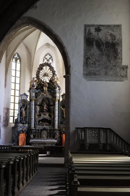 Der Altarbereich der altehrwürdigen Kirche. | Foto: Santrucek