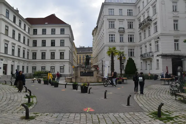 Auch auf den Wiedner Mozartplatz kommt das Theater. | Foto: Salme Taha Ali Mohamed