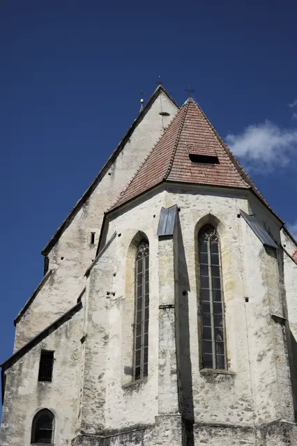 Die Wolfgangskirche in Kirchberg am Wechsel. | Foto: Santrucek