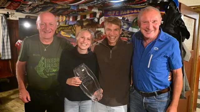 Trotz des bescheidenen Wetters gab esgute Stimmung beim LC Ebensee: (v.ln.r.) Obmann Wolfgang Derfler, Klara Scheck, Jonas Promberger und Renndirektor Herbert Scheichl. | Foto: LC Ebensee