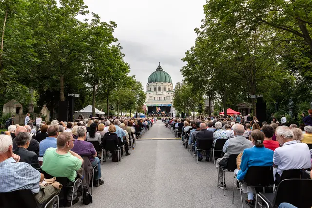 Seit bald 20 Jahren laden die Bestattung Wien und Friedhöfe Wien zum Open-Air-Konzert am Wiener Zentralfriedhof.  | Foto: Harald Lachner