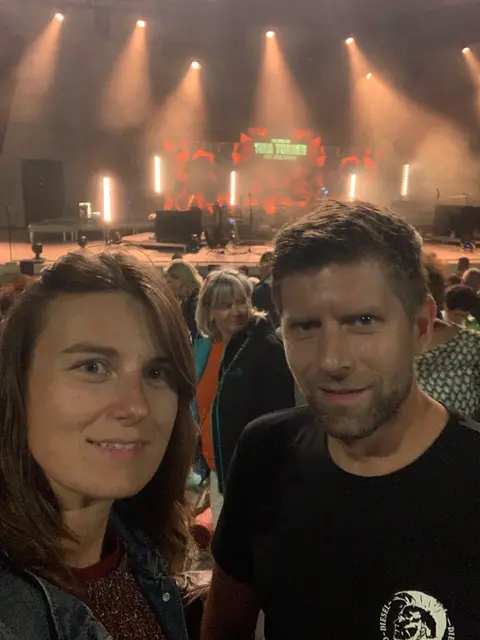 Benjamin aus Wildendürnbach war einer der Glücklichen, die beim Juli-Gewinnspiel von MeinBezirk Horn abräumen konnten. Gemeinsam mit seiner Begleitung durfte er sich in der traumhaften Kulisse von Grafenegg auf eine mitreißende Show freuen. | Foto: Regionaut Benjamin