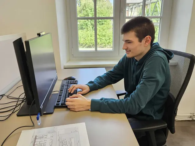 Der HTL-Schüler Dominik Lugbauer aus Purgstall an der Erlauf will spannende Computerspiele entwickeln. | Foto: Simon Glösl