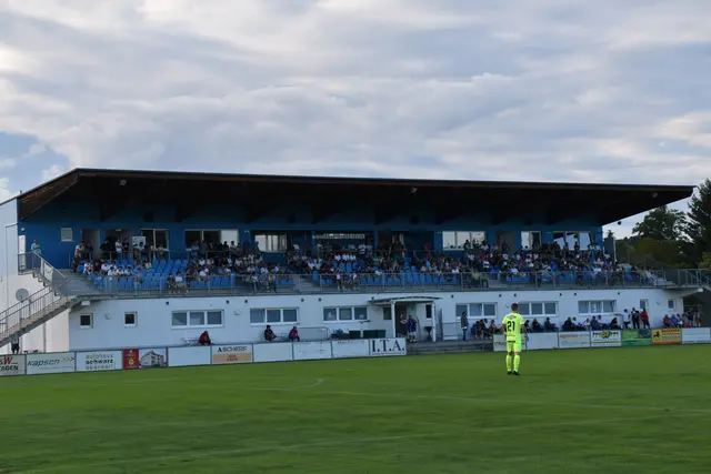 600 Zuschauerinnen und Zuschauer waren beim Cupmatch in Stegersbach dabei. | Foto: Michael Strini