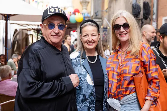 v.l.: Stefan Stoyanov, Gabriela von Habsburg (Künstlerin), Katharina Willi | Foto: Thomas Steinlechner