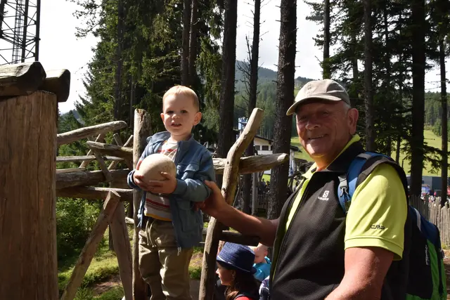 Enkel Lorenz und Opa Luis aus Fritzens hatten eine schöne Zeit zusammen.  | Foto: Kendlbacher