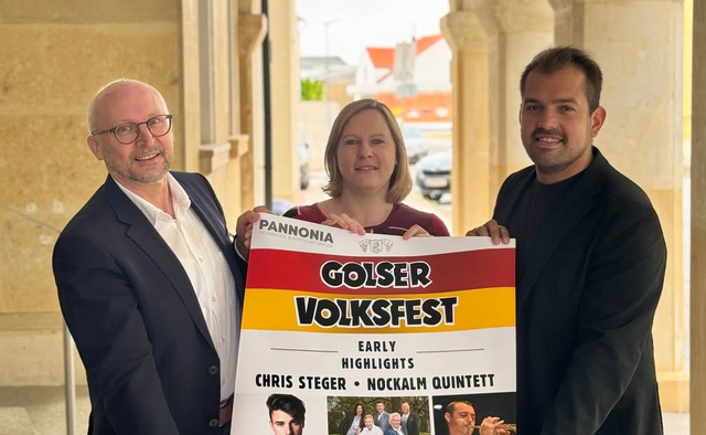 Horvath bei der Erstvorstellung der heurigen Ausgabe zusammen mit Bürgermeister Brandstätter.  | Foto: Stadtgemeinde Gols