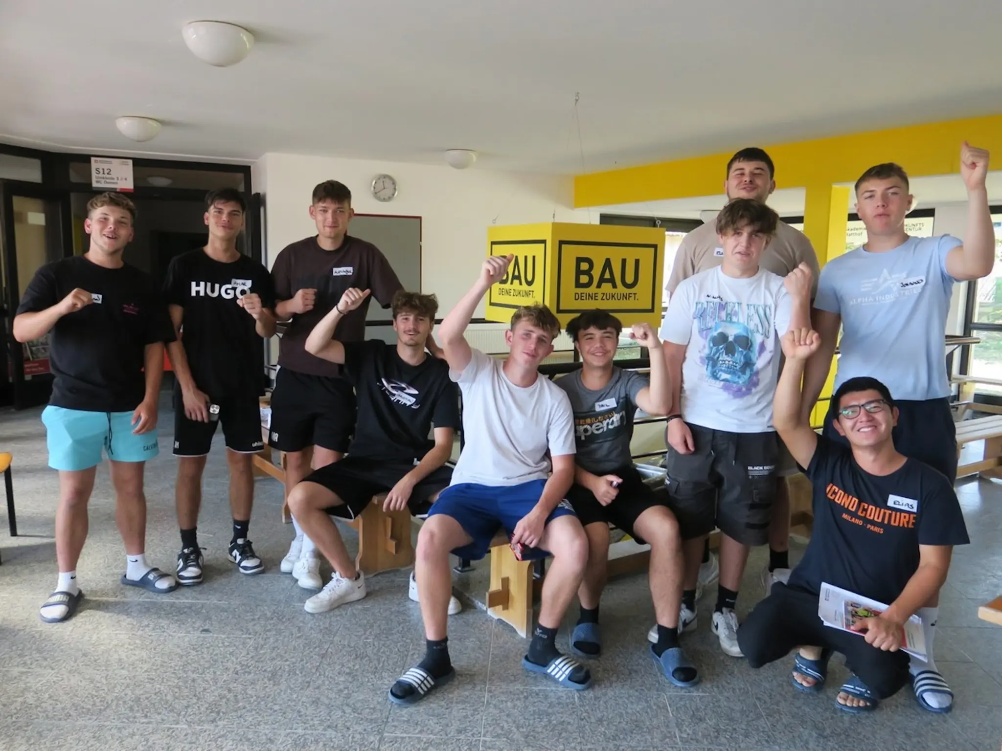 Training-Knigge-am-Bau-f-r-Lehrlinge