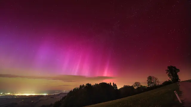 Es wurden spektakuläre Sonnenstürme angesagt, für Fritz Bachner, dem Ausnahmefotografen aus dem Mostviertel, ein Gund um sich nächtens stundenlang auf die Lauer zu legen.  | Foto: Fritz Bachner