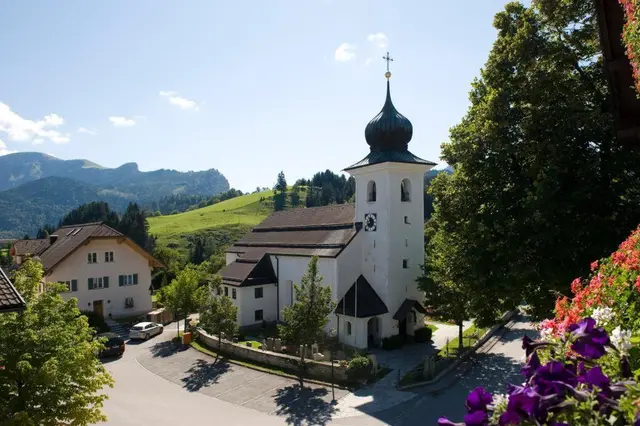 St. Koloman ist nicht nur ein beliebtes Ausflugsziel für Wanderer, sondern bietet auch viele Veranstaltungen und Freizeitaktivitäten.  | Foto: TVB St. Koloman