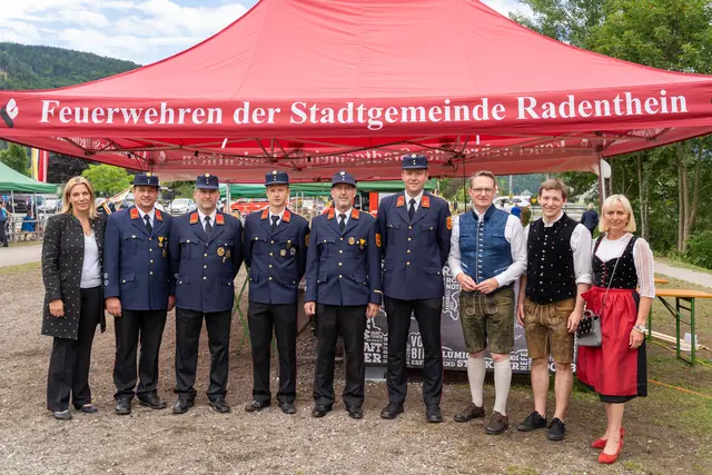 SBin Marina Reinwald, KDT Kaning - Michael Erlacher, KDT Döbriach - Michael Ertler, KDT St. Peter - Mario Wilpernig, KDT Untertweng - Manfred Brunner, KDT Radenthein - Hannes Daborer, BGM Michael Maier, VBGM Armin Egger MSc, VBGMin Mag. Melanie Golob | Foto: Stadtgemeinde Radenthein
