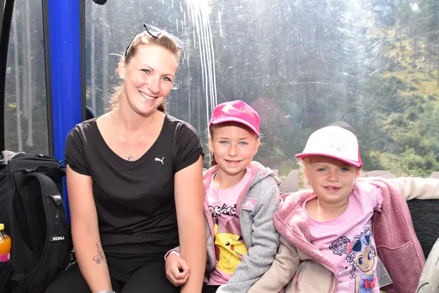 Yvonne, Fabiene und Sophia aus Polling freuen sich auf einen spannenden Tag am Glungezer. | Foto: Kendlbacher