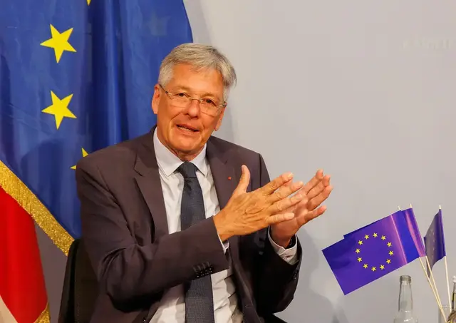 Peter Kaiser ist bei der TV-Sendung "Ärmel hoch - Politik bei der Arbeit" dabei. (Archivfoto) | Foto: Büro LH Kaiser bzw. LPD Kärnten/Jannach